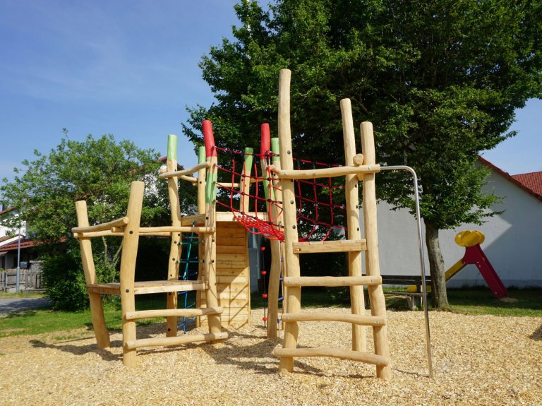 Spielplatzerneuerung / Spielgeräteerneuerung Babenried und Spielplatz Flurstraße