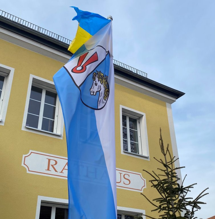 Fahne Rathaus Althegnenberg